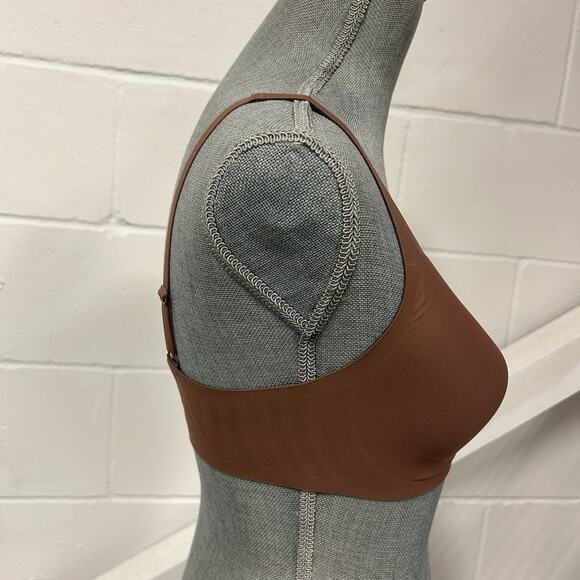 Knix Your Revolution V-Neck Bra Wireless Adjustable Strap Sable Women S+ NWT - Picture 3 of 8